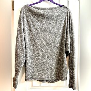 White Birch Cozy Gray & White Dolman Style Long Sleeve Top - M